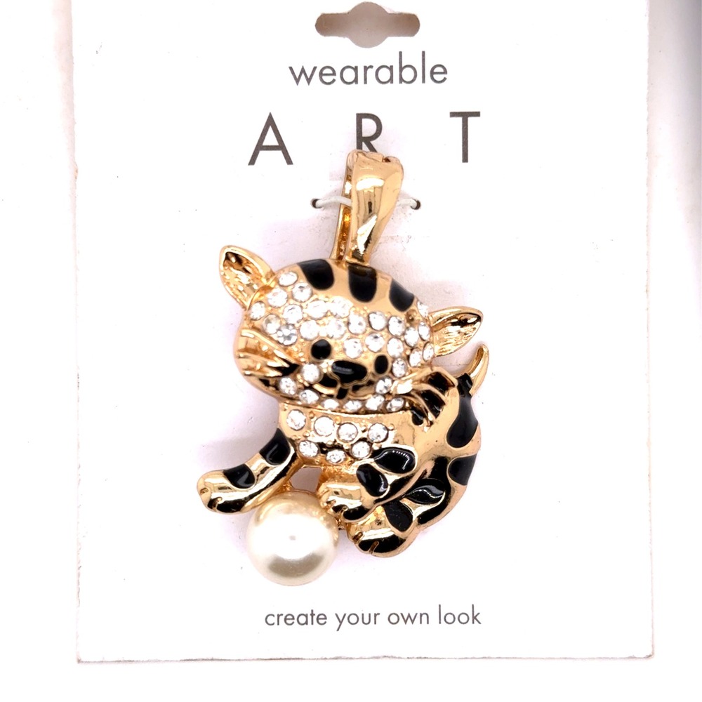 Roman Wearable Art Gold Tone Rhinestone Enamel Leopard Cat Faux Pearl Pendant